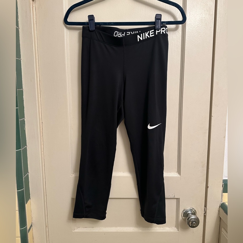 Nike Women’s Black 3/4 Leggings